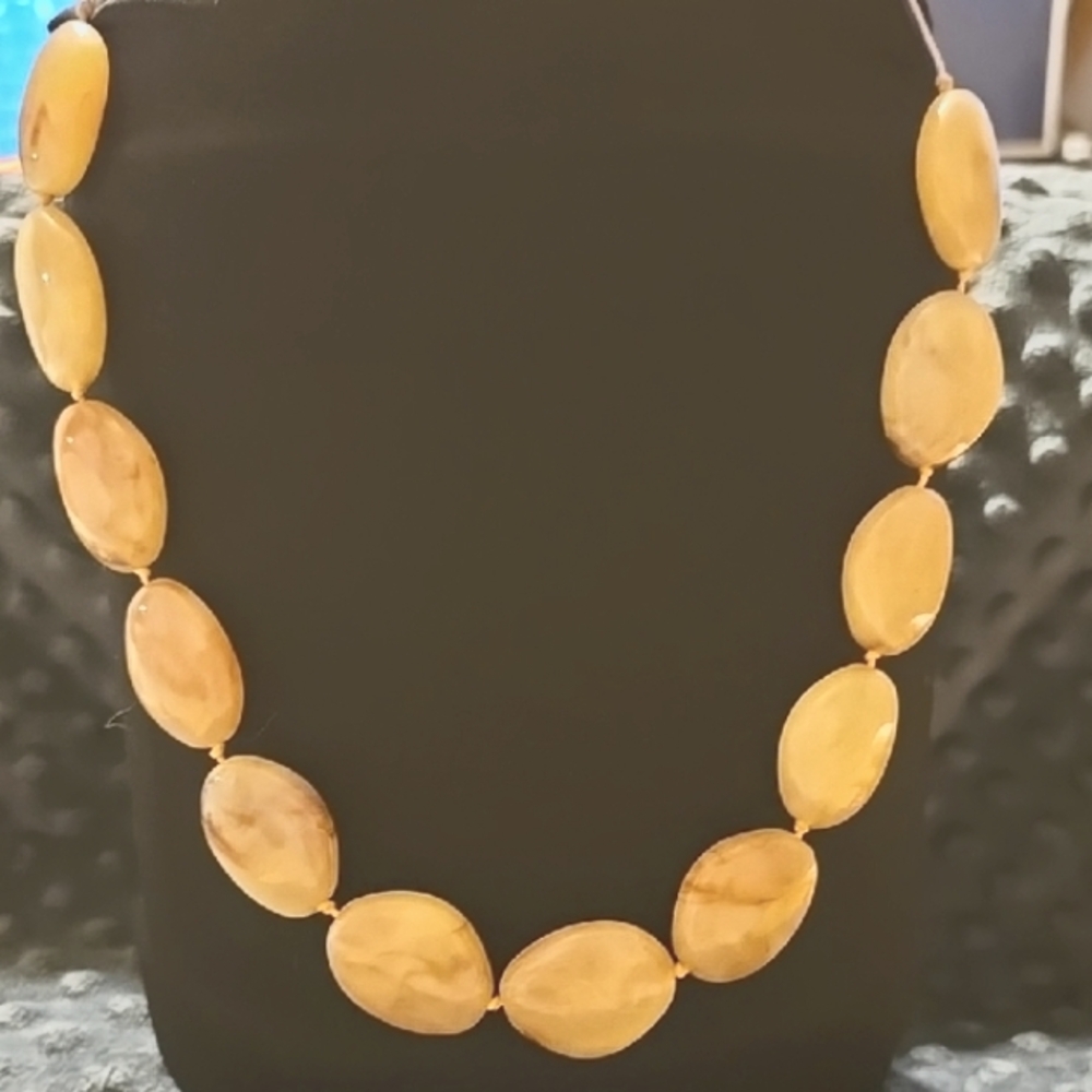 Pinkish-opque Necklace with Organic Stones and Classic Design